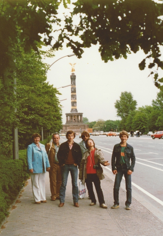 Vor der Siegessäule
Rosemarie und Paul Fischer, Thomas Jehle, der Busfahrer, Patrick Heizmann und Roland Buchholz.
