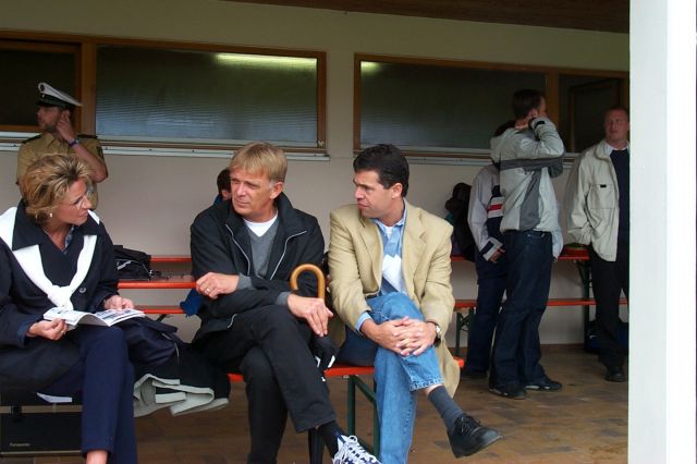 Volker Finke und Andreas Rettig
Die Strategen des SC Freiburg im Jahr 2000 vor dem Spiel gegen den VfB Waldshut.
