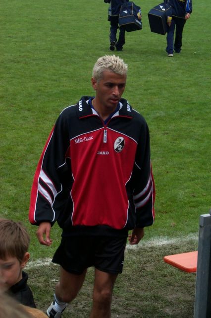 Abder Ramdane mit dem SC Freiburg in Waldshut
1999 bis 2003 bestritt er für den SC Freiburg 91 Erst- und Zweitligaspiele und schoss dabei zehn Tore.
