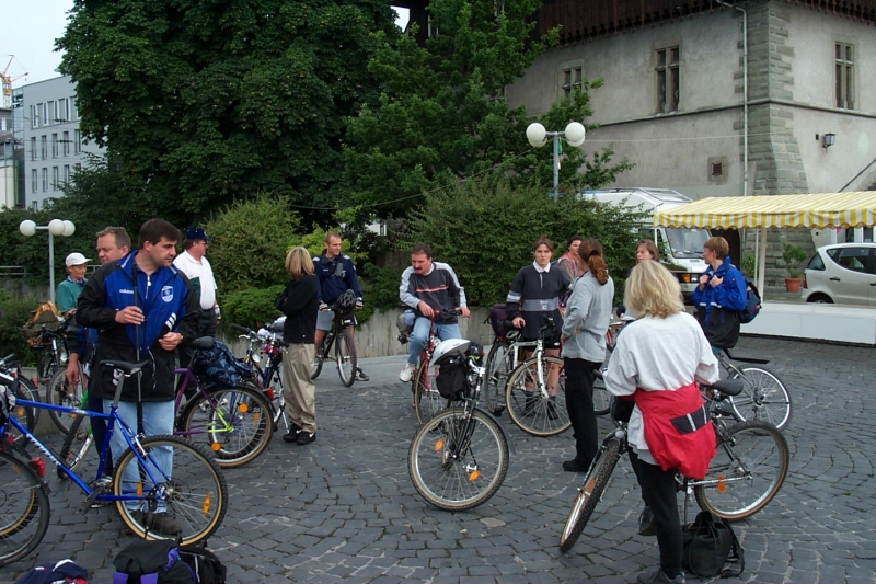 Start in Konstanz
Freitag morgen am Hafen zwischen Kontanzer Bahnhof und dem Konzilsgebäude.
