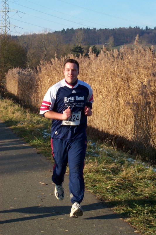 Thomas "Buffy" Nusser
Als eleganter Läufer beim Gippinger Stauseelauf 2000.
