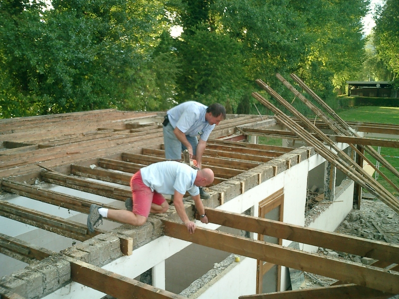 Balken für Balken
Alles wurde korrekt zurückgebaut und entsorgt.
