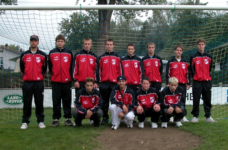 VfB-Waldshut - B-Junioren - 2003/04
Oben von links: Trainer Kürsat Ortancioglu.
