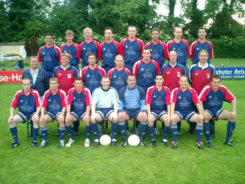 VfB Waldshut - 1. Mannschaft - Saison 2003/04
Hintere Reihe von links: Marco Raffa, Klaus Biggen, Michael Amrein, Kürsat Ortancioglu, Goran Mutabdzic, Engin Aslan, Kai Hofer, Hamza Bouhouch. Mittlere Reihe: Abteilungsleiter Aktiv Michael Hamburger, Betreuer Klaus Fricker,  Ercan Aslan, Albano Lettieri, Christoph Swidergol, Co-Trainer Jürgen Keller, Trainer Peter Humbel. Vordere Reihe: Christoph Weber, Marc Schöpf, Björn Bittl, Christian Müller, Thomas Nusser, Carmine Marinaro, Paolo Batista, Christian Rotzinger. Aufgenommen am 13.06.2004.
