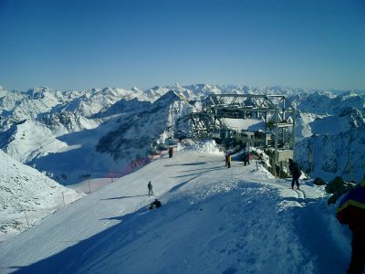 Sensationelle Aussicht
Auf dem 3400 m hohen Pitztalgletscher sieht man bis in die Dolomiten.
