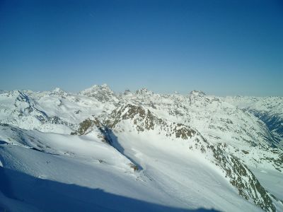 Sensationelle Aussicht
Schönes Wetter und klare Sicht am höchsten Punkt des Pitztaler Gletscher-Skigebietes.
