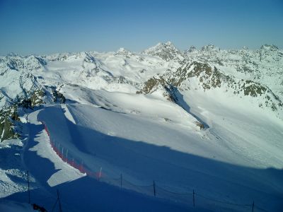 So eine Aussicht - einfach unglaublich
Im Osten die Dolomiten, im Norden die Zugspitze, im Südwesten die Berninagruppe. Das Bild zeigt nach Südwesten.
