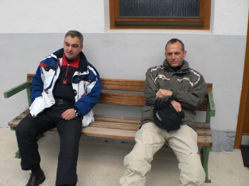 Begeisterung sieht anders aus
Dirk und Axel am Samstag vor dem Skilaufen auf dem Pitztalgletscher.
