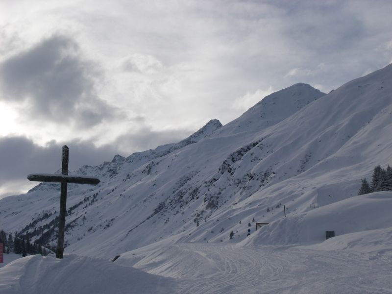 Bild von der letzten Abfahrt dieser Skiausfahrt
Die Talfahrt vom Skigebiet Riffelsee hinab.
