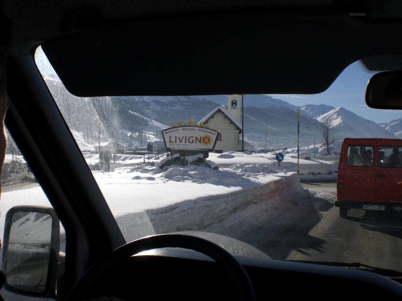 Hello Livigno
Mit schönstem Wetter werden wir in Livigno empfangen.
