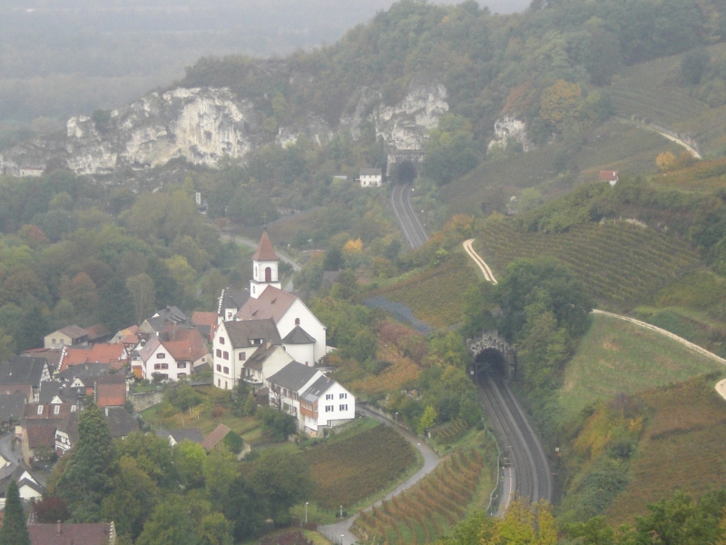 Vorbei an Istein
Im Nieselregen ging es über den Isteiner Klotz in Richtung Huttinger Vereinsheim.
