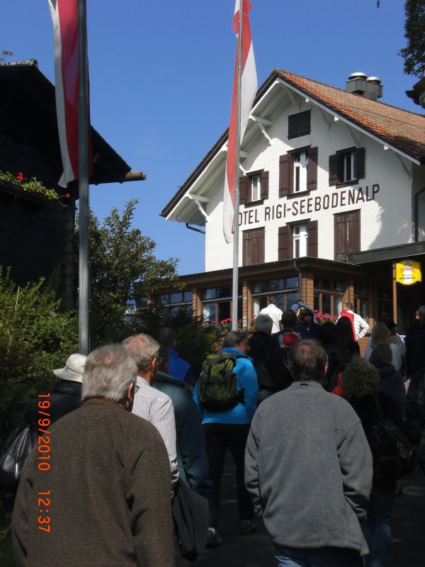 Auf der Seebodenalp nach der anspruchsvollen Busfahrt bis auf 1000m.
