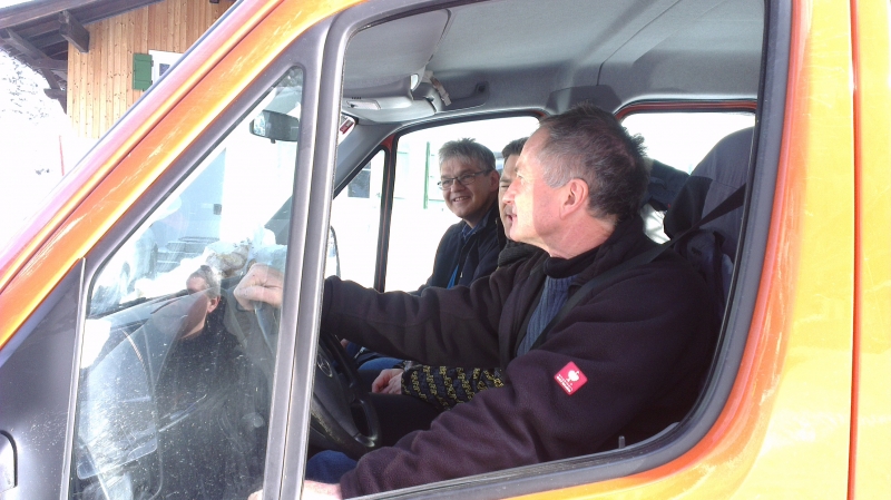 Das Team im neuen Stollbus
Joachim Stoll, Ingo Siefermann und Reiseleiter Stefan Rimmele (von rechts).
