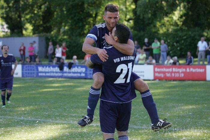 8704435_m3w700h500v45618_140524_vfb_waldshut_30.jpg