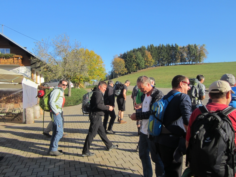 Aufbruch am Eichrüttehof
Auf geht´s auf den Dachsberg.
